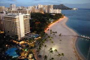 Trip planning includes finding the hotels, motels that offer you the most / Hotels Waikiki Beach (c) 2007 Ted Grellner