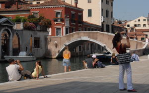 Who travels without a digital camera today? / Recording Memories in Venice - (c) 2007 Ted Grellner