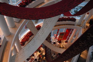 Travel Gifts or Travel for Gifts? / Pottery Barn, Chicago - (c) 2006 Ted Grellner